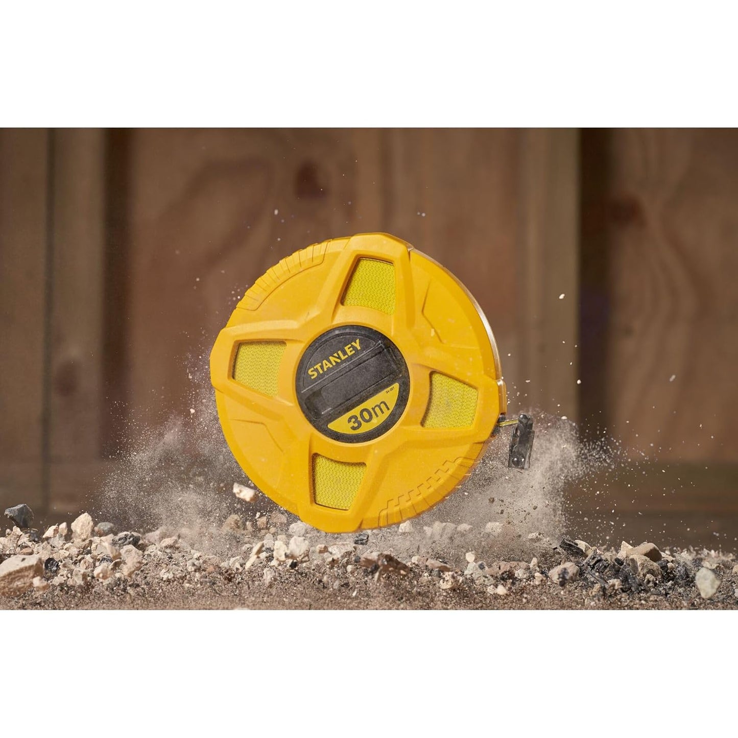 Stanley 30 m Closed Case Fibreglass Tape Measure — Durable, Non-Conductive